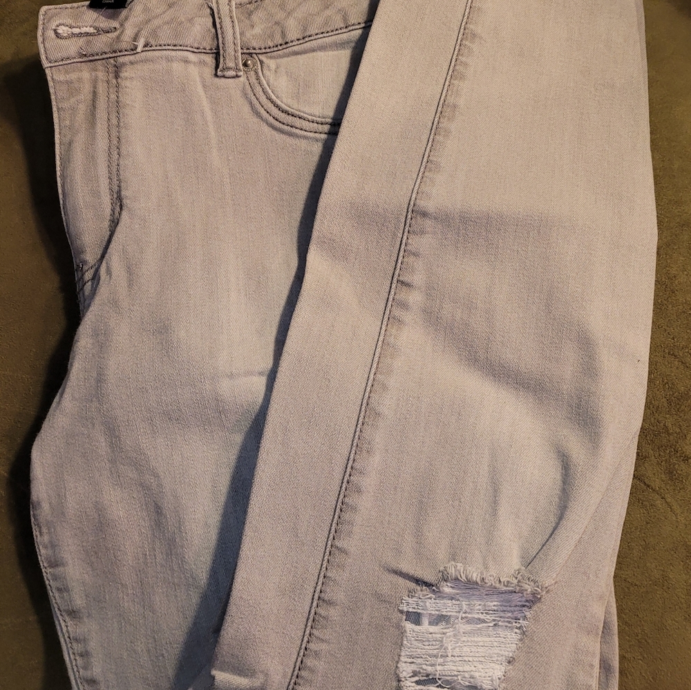 Women's Plus size Jeans. size 16. Lane Bryant.  Gray. Frayed Knee.